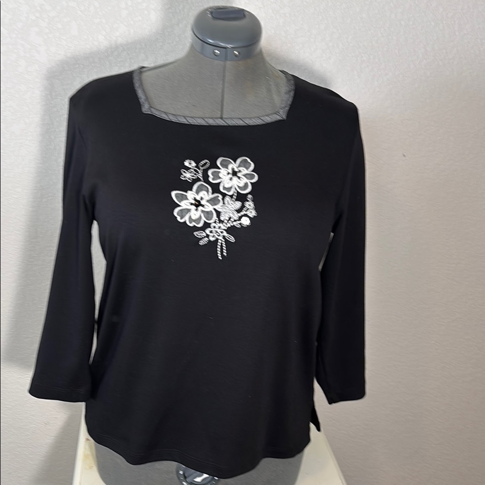 Alfred Dunner Black‎ Floral Embroidered Women's Top